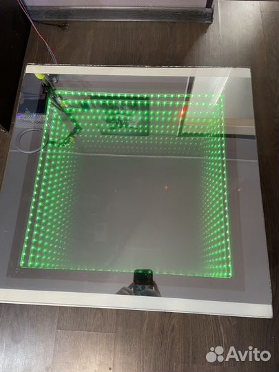 Журнальный столик с эффектом бездны