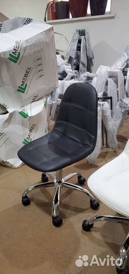 Офисное кресло J623 новые