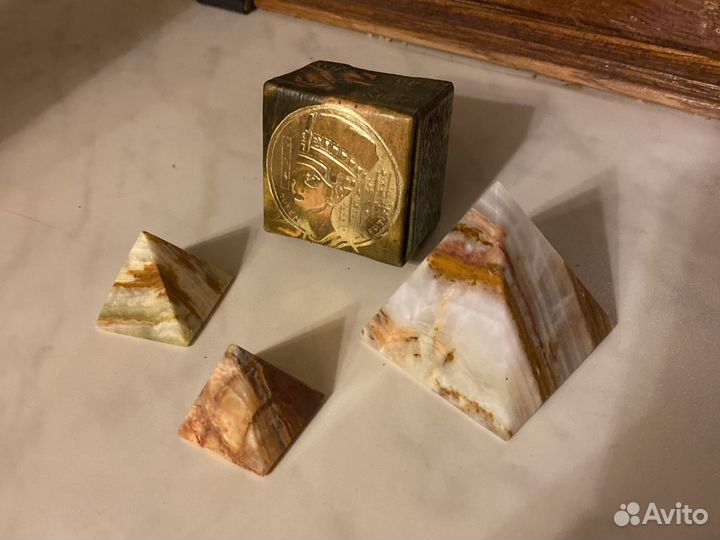 Натуральные камни и минералы