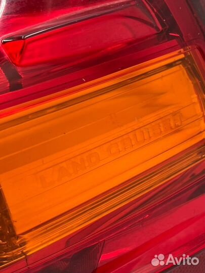 Фонарь наружный задний правый Toyota Land Cruiser