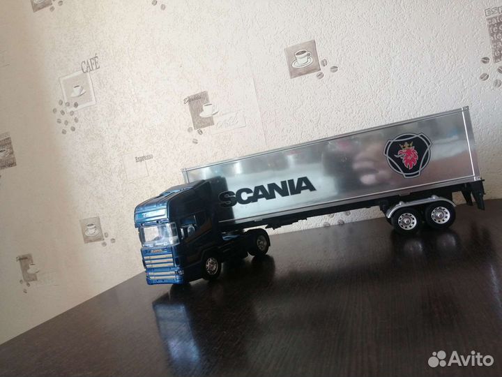 Модель Scania 1/32