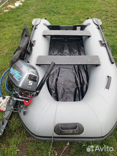 Лодка с мотором