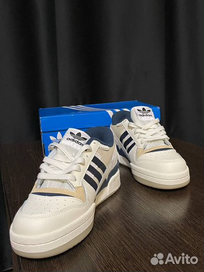 Кроссовки Adidas Forum low w