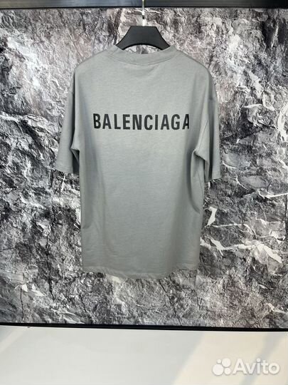 Футболка Balenciaga