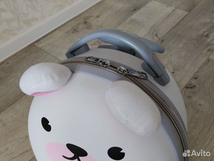 Чемодан на колесах детский