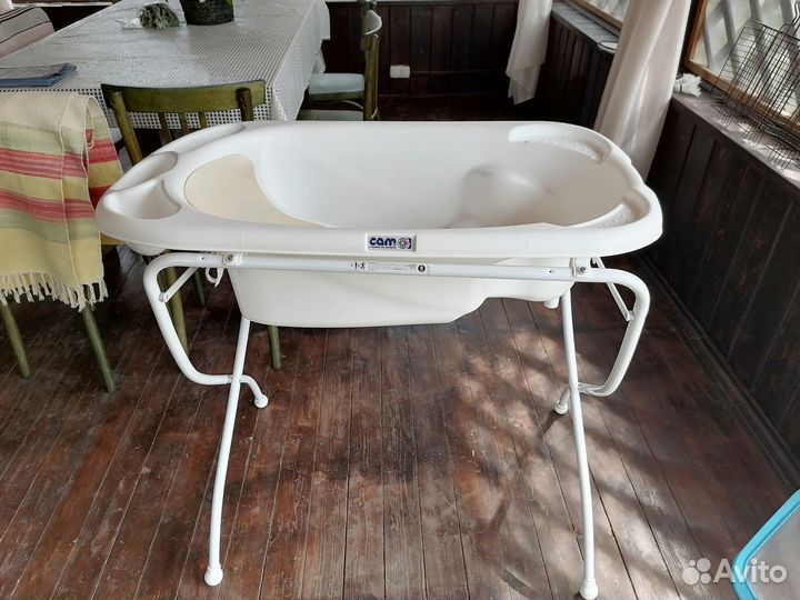 Детская ванночка для купания с подставкой