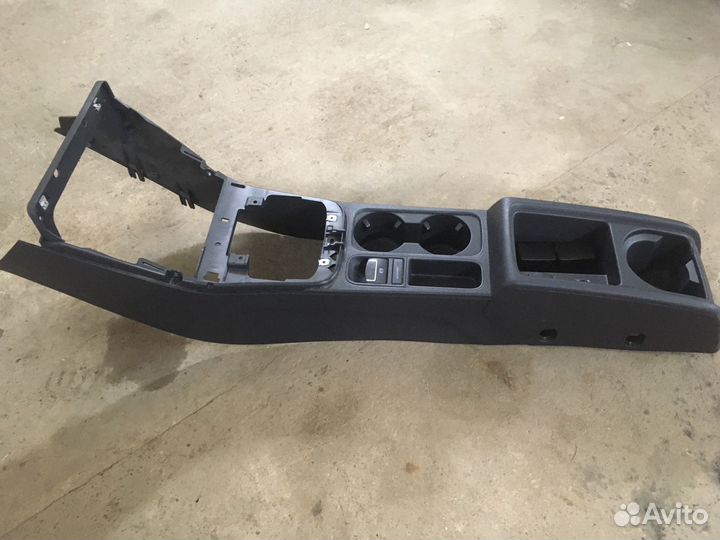 Продаю центральный тоннель для тигуана