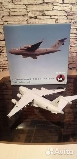 Модель самолета 1 200