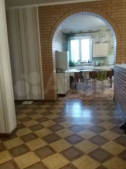 3-к. квартира, 107 м², 1/3 эт.