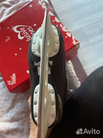 Коньки хоккейные 42 размер бауер