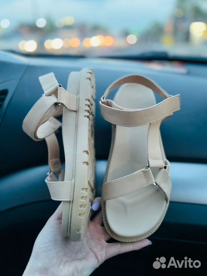 Новые сандалии летние 37 размер
