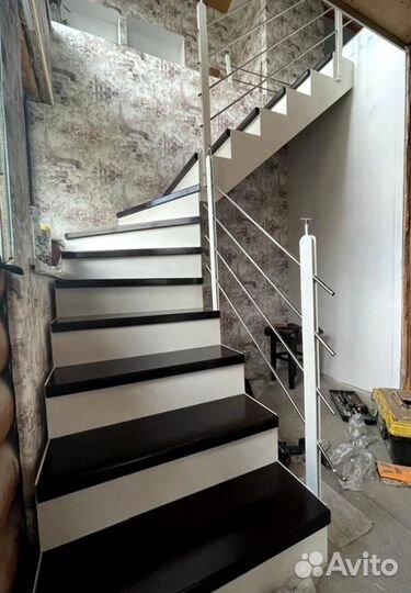 Перила деревянные для лестниц