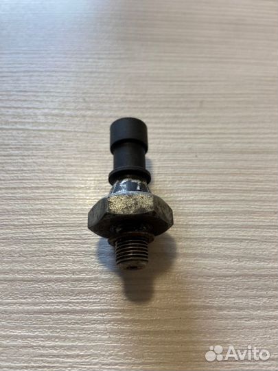 Датчик давления масла Opel Astra H