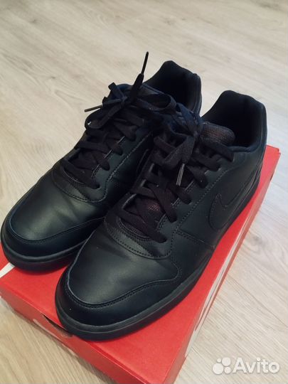 Продам оригинальные кроссовки Nike Ebernon Low