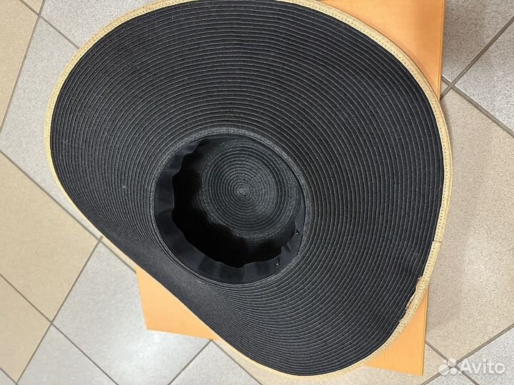 Шляпа женская соломенная