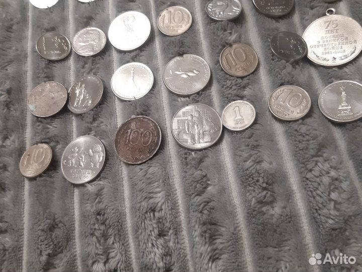 Юбилейные монеты