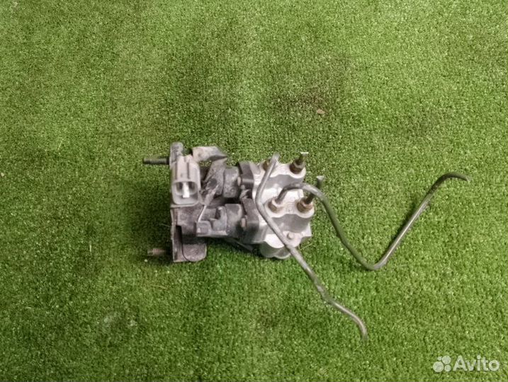 Распределитель тормозной Honda Civic ES3 1500 2001