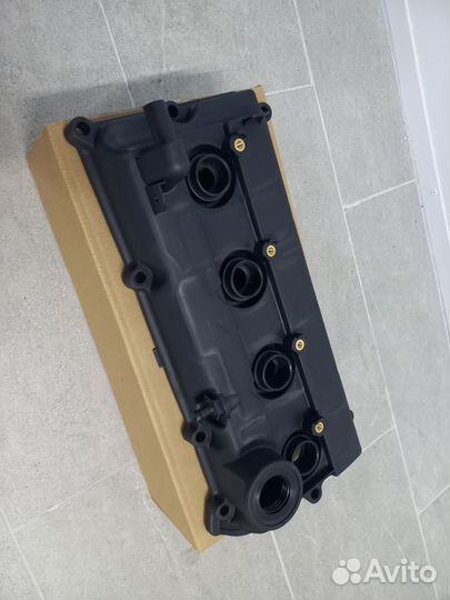 Крышка клапанов Nissan