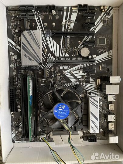 Материнская плата с процессором