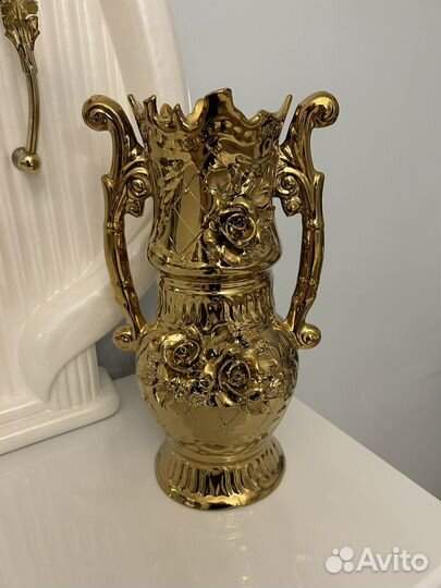 Букет из искуств.цветов в вазе