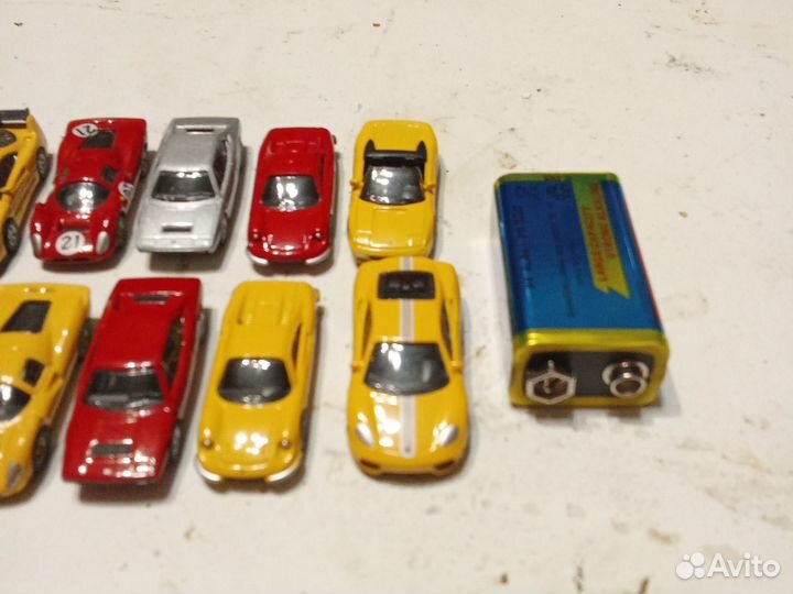 Модель автомобиля 1/100