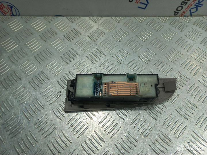 Блок управления стеклоподъемниками Nissan Sunny (B