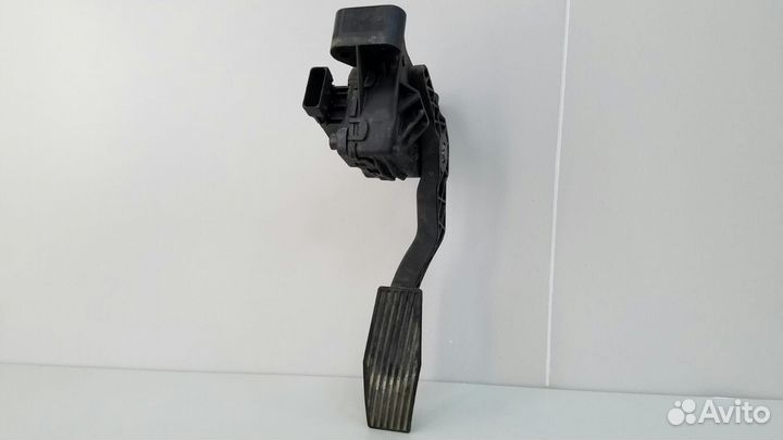 Педаль газа электронная Opel Astra H Z16XER 1.6Л