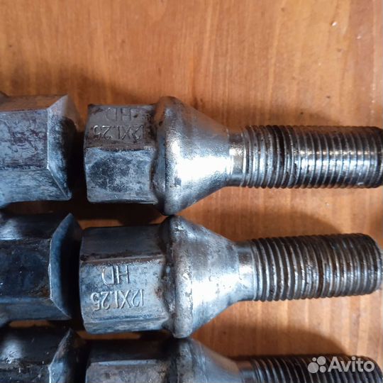 Болты для литых дисков