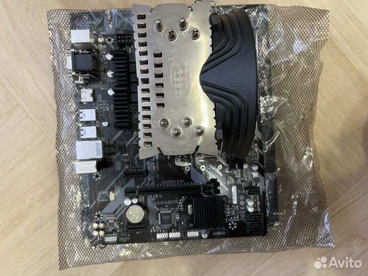 Комплект Ryzen 5 2600 / Gigabyte B450M / кулер S40