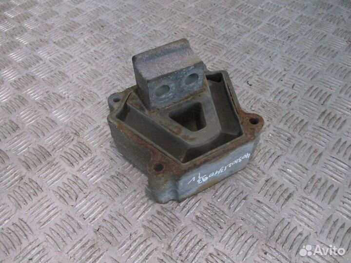 Подушка двс Iveco 41272823