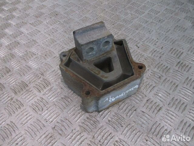 Подушка двс Iveco 41272823