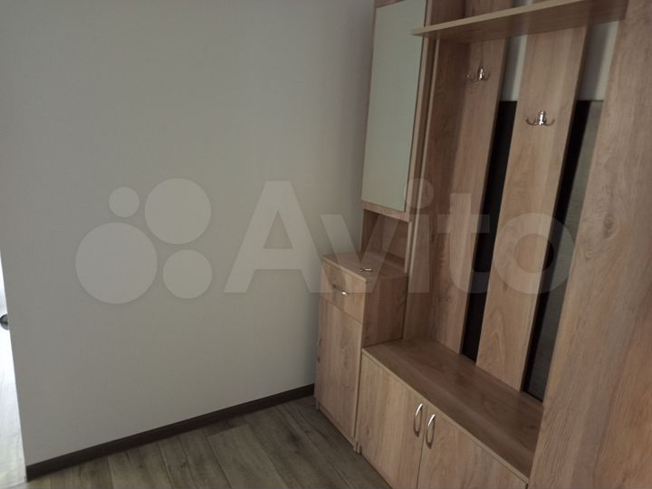 2-к. квартира, 58 м², 1/10 эт.