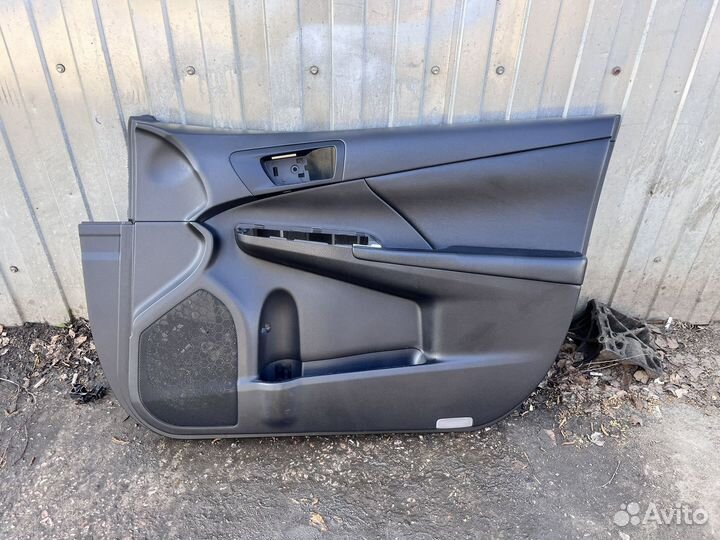 Обшивка двери передней правой Toyota Csmry V50