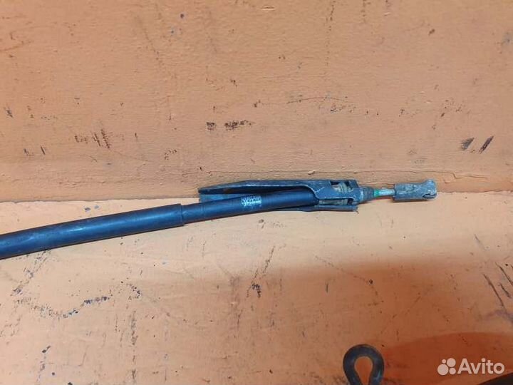 Трос стояночного тормоза задний правый Ford