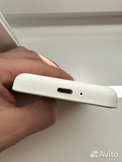 Power bank Magic safe на iPhone