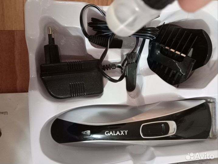 Машинка для стрижки:galaxy