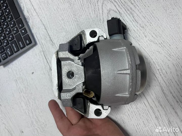 Гидроопора правая Audi A6 A7 2011-2019