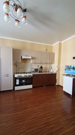 2-к. квартира, 72 м², 6/8 эт.