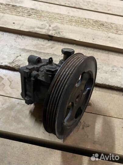 Насос гидроусилителя Mitsubishi Lancer 4G94