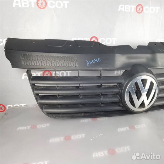 Решетка радиатора VW Transporter T5 20032010
