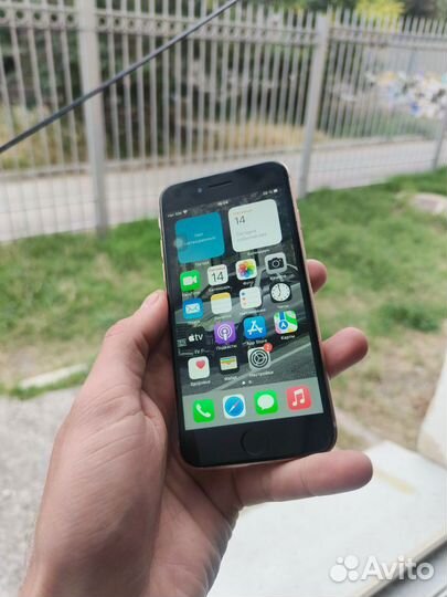 iPhone 8, 64 ГБ