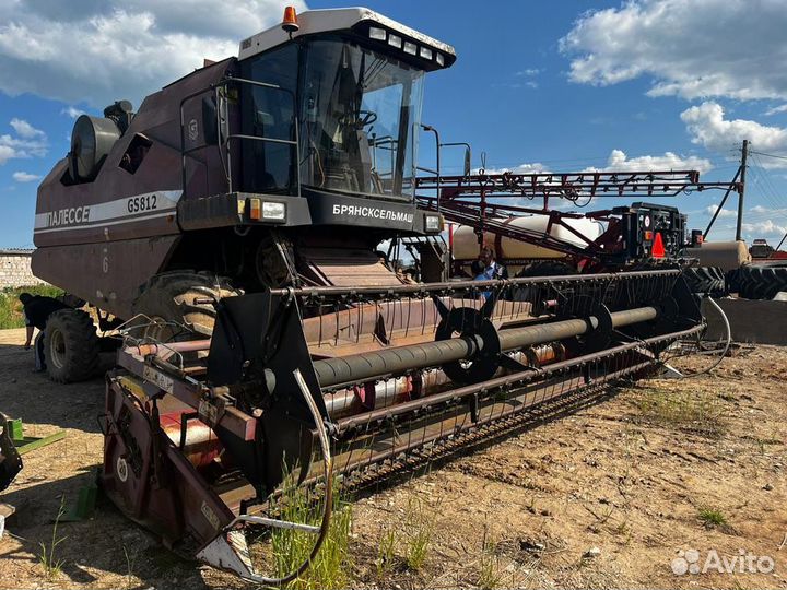 Комбайн Гомсельмаш КЗС-812 (Палессе GS812), 2010
