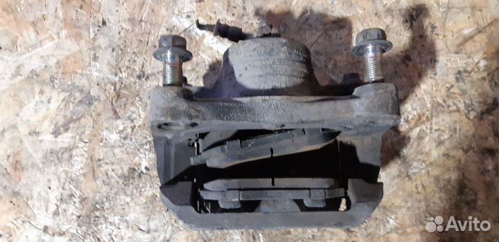 Суппорт тормозной передний левый Infiniti FX35 I р