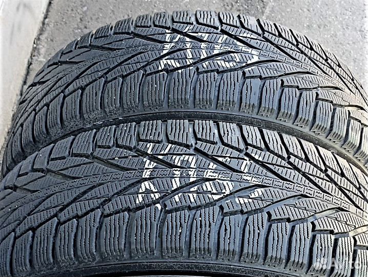 Nokian Tyres Hakkapeliitta R2 SUV 215/65 R16 102R