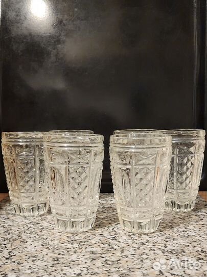 Хрустальные бокалы и стопки