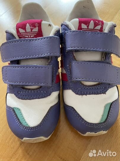 Кроссовски adidas 21