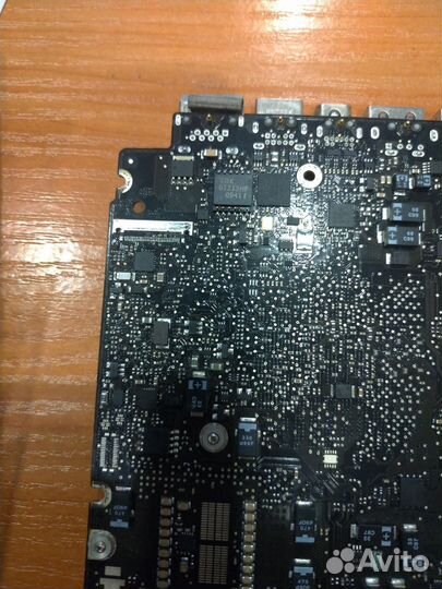 Материнская плата от MacBook Pro