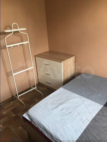 Комната 10 м² в > 9-к., 2/2 эт.