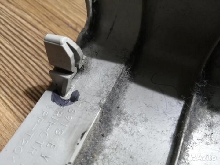 Обшивка средней стойки право верх Qashqai+2 JJ10E