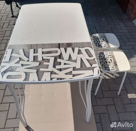 Кухонный стол и стулья